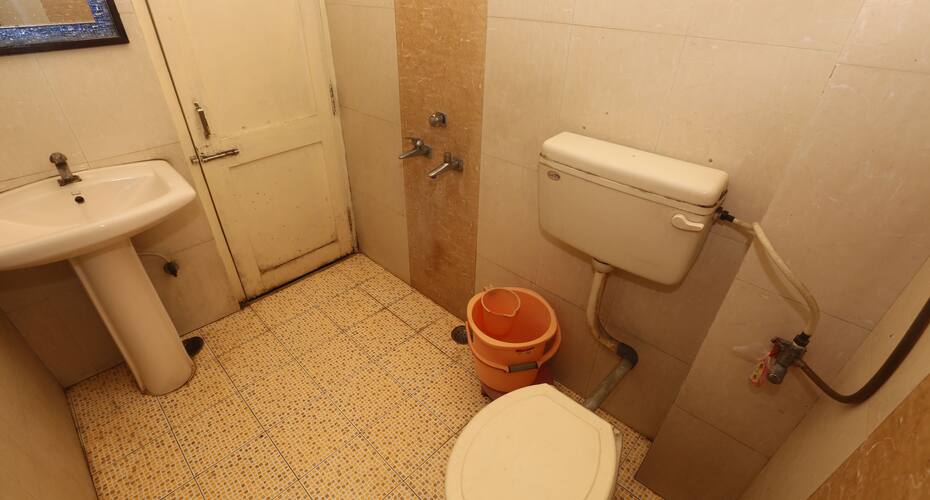Sharda Shyam Lodge, Allahabad 4